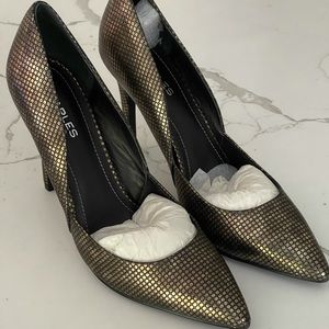women’s Charles by Charles David “Parker” 10